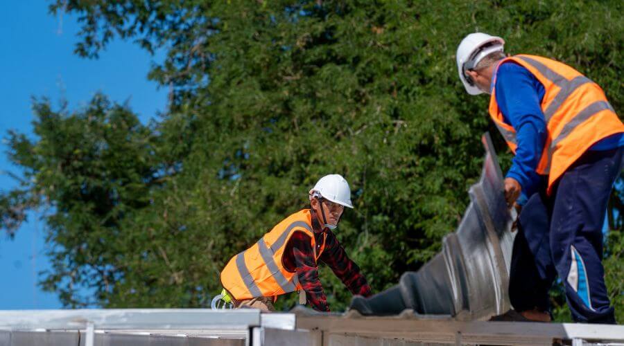 Professional gutter cleaning in Linville, NC